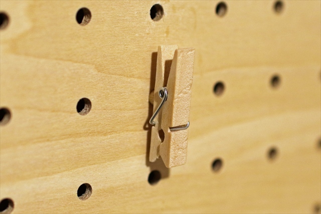 有孔ボード 自作木ダボを活用したコストパフォーマンス抜群のdiy壁面収納のアイディア 2畳書斎の収納工夫 海獣記
